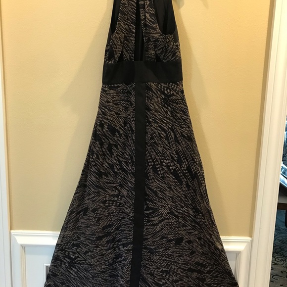 Gorgeous BCBG MaxAzria Size 4 Halter Dress - Picture 7 of 14